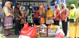 Bupati Tanggamus Tinjau dan Bantu Korban Bencana Banjir di Semaka