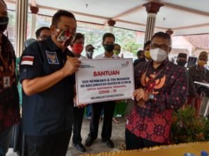 Kantor Witel Purwokerto dan Pemkab Cilacap Kembali Menyalurkan Bantuan Sembako Bagi Masyarakat an Thermogan untuk Tempat Ibadah