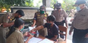 Polisi Bersama TNI dan Satpol PP Laksanakan Operasi Yustisi