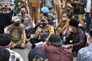 KapolresTapsel Pimpin Langsung Pengamanan Unras Damai Aliansi Mahasiswa