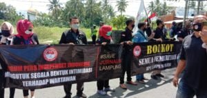 KPU Lampung Selatan Kangkangi dan Tidak Paham UU Pers, FPII Gelar Aksi Damai Turun Kejalan,