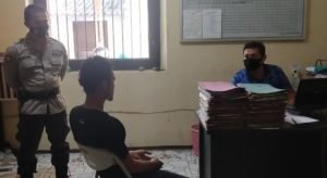 Nahas!!. Dikira Maling Motor Seorang Pemuda Babak Belur Dihakimi Massa, Ternyata Nyuri Pempers