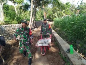 Koramil 0822/14 Laksanakan Kerja Bakti Bersama Sebagai Contoh Suni Tauladan