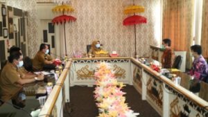 Bupati Tanggamus Terima Uang Pecahan 75 Ribu Rupiah dari BI Lampung