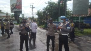 Giat Yustisi Gabungan Seluruh Polsek Lebak Serta Bagi-bagi Masker Kepada Masyarakat