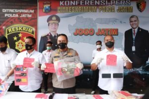 Polda Jatim Ungkap Kasus Penipuan, Dua Unit Mobil Mewah Jenis BMW dan Beberapa Aset Lainnya Menjadi BB