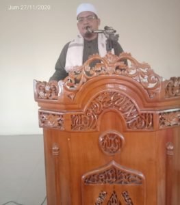 Ketua MUI Membacakan Materi Khutbah Jumat Tentang Maraknya Judi Online di Padang Lawas