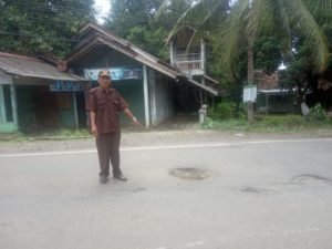 Banyak Lubang di Jalan Lintas Provinsi Jalur Saketi Labuan Pandeglang