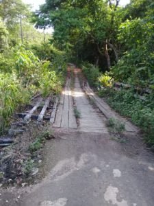 Jembatan Penghubung Desa Seirahayu Satu dan Dua Kondisinya Sangat Memprihatinkan