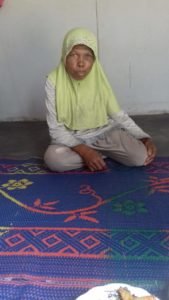 Nasib Seorang Wanita Tua Tukang Parkir di Lampung Timur