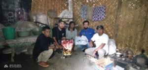 Makelar Akherat Beri Sedikit Senyuman Kepada Buk Rakmi Warga Desa Taal Bondowoso