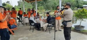 Kapolres Kampar: Gelar Acara Silahturahmi Sambil Bagikan Baju Seragam untuk Wartawan Mitra Polres Kampar