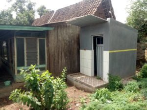 Pembuangan Limbah dan Pembangunan MCK di Desa Botolinggo Diduga Dikerjakan Asal-Asalan