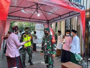 PPKM Darurat, Puluhan Prajurit Kodim 0822 Bondowoso Lakukan Pengamanan Shalat Idul Adha 1442 H