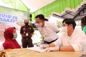 Sambut Hari Bhakti Adhyaksa ke-61, Bupati Bantaeng Hadiri Pelaksanaan Vaksinasi Covid-19