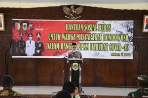 Dampak PPKM, Forkopimda Bondowoso Salurkan Bansos 62 Ton Beras
