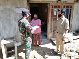 Babinsa 0736/09 Salurkan Bantuan Masyarakat Terdampak PPKM Tepat Sasaran