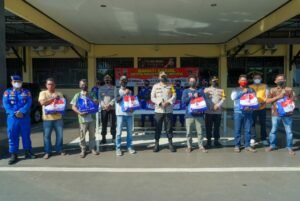 Nelayan Terdampak Pandemi, Polres Batang Kembali Salurkan Bansos Pemerintah