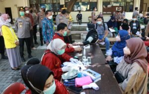 Kapolda Jatim Lakukan Pengecekan Vaksinasi di Ubhara Surabaya