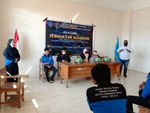 Ketua Prodi Budidaya Perairan Unismuh Dorong HMJ Perikanan, “Pelatihan Pembuatan Aquarium”