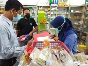 Pastikan Tidak Ada Apotek Nakal, Satresnarkoba Polres Jember Gelar Sidak