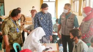 Pantau Vaksinasi Pelajar, Wabup Syah Harap Pembelajaran Tatap Muka Segera Terlaksana