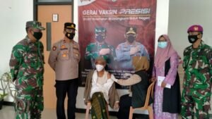 Polsek Pengarengan Bersama Tiga Pilar Beri Pemahaman Door to Door Pada Warga
