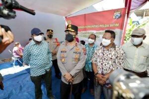 Polda Jatim Melaksanakan Vaksinasi Komunitas Masyarakat Papua di Surabaya