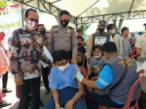 Kepada Kepala Sekolah SMP Negeri 2 Sampang, Dapat Ucapan Terima Kasih dari Kapolres Abdul Hafidz