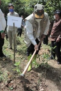 Bupati Eddy: Tanam Pohon untuk Generasi Penerus Kita