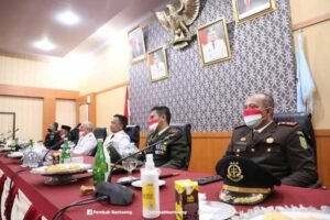 Bupati bersama Wabup Saksikan Detik-detik Proklamasi Kemerdekaan RI ke-76 Secara Virtual