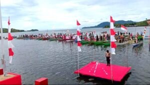 Unik, Pemda Kepulauan Yapen Gelar Upacara HUT RI Diatas Laut