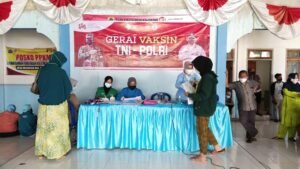 Polsek Tamanan Buka Gerai Vaksin TNI-POLRI Bagi Masyarakat
