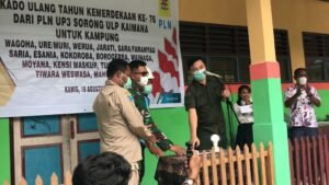 Bupati Freddy Thie, Program Papua Terang, 16 Kampung di Kaimana Telah Dialiri Listrik