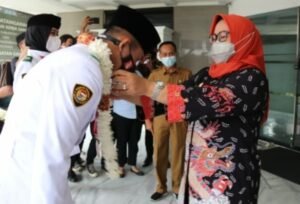 Harumkan Kab. Bogor, Dua Anggota Paskibraka Dihadiahi Beasiswa PANCAKARSA oleh Bupati Ade Yasin