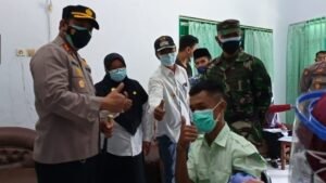 TNI-Polri Pantau Pelaksanaan Gerai Vaksin Presisi di MAN 1 dan SMKN 3 Pamekasan