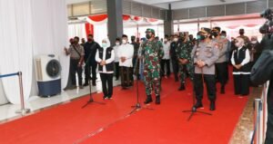 Forkompimda Jatim Dampingi Panglima TNI dan Kapolri Kunjungi Vaksinasi Pesantren Tebu Ireng Jombang