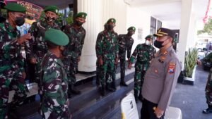 Bintara Abit Dikjurba Otsus TNI AD Dapat Pengarahan dari Kapolres Bondowoso