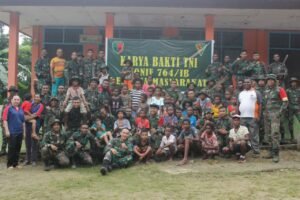 Usai Latihan UST Tingkat Pleton, Batalyon 764/IB Brigrif 26 GP Giat Karya Bakti di Kampung Tanggaromi
