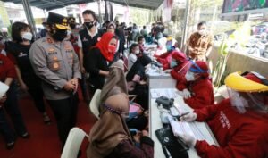 Akhir Desember Ditargetkan 70% Masyarakat Jatim Telah Divaksin