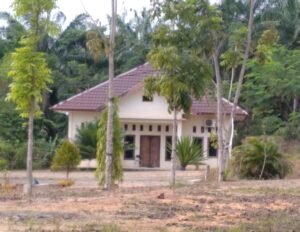 Masyarakat Bingung, Rumah Dinas Camat Bahar Selatan Tak Berpenghuni