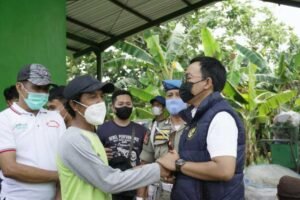 Tak Kenal Hari Libur, Mas Tamam Blusukan ke Kelurahan Pakai Motor