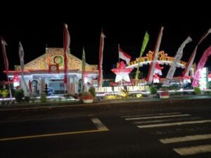 Sekdes Tulungrejo: Jam Sibuk dan Bukan Hanya Warga Salamrejo dan Pabrik yang Butuh Pelayanan