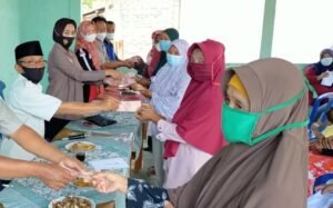 Kepala Pekon Salurkan BLT DD Tahap 4, Warga Dadirejo Ucapkan Terimakasih