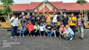 Sejumlah Jurnalis Dampingi Munir ke Polres Sampang, Ini Masalahnya
