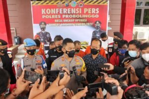 Gelar Konferensi Pers Ungkap Kasus Operasi Tumpas Narkoba Semeru 2021, Kapolres Probolinggo: Masa Depan Ratusan Pemuda Terselamatkan