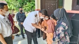 Pastikan Prokes Terlaksana di Sekolah, Bupati Kuansing Tinjau SD dan SMP Muaro Sentajo