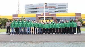 Kapolda Jatim Selaku Ketua Umum Pengurus Provinsi PBVSI Jatim Melepas Kontingen Voli PON XX 2021 Papua