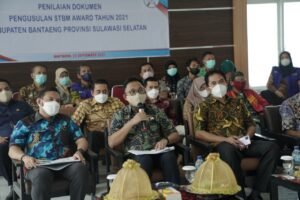 Bantaeng Perkenalkan Inovasi Tukar Sampah dengan Emas di STBM Award 2021