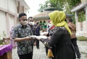 Program Perlengkapan Seragam Sekolah Gratis di Bantaeng Ringankan Beban Orang Tua Murid